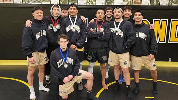 Wrestling: Roadrunners take second at East Los Angeles tournament